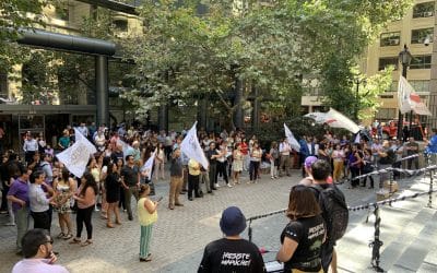 Trabajadores del SII organizan “anticelebración” del 118º aniversario del Servicio en el frontis del Ministerio de Hacienda